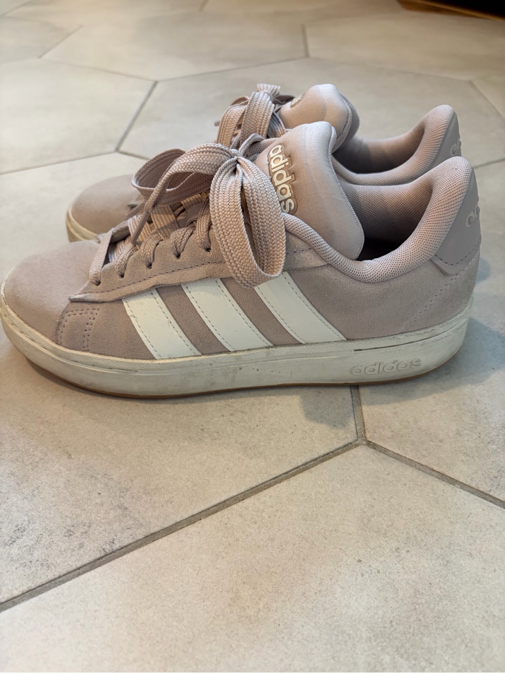 adidas Court Women’s Light Pink Classic Lace-Up Sneakers